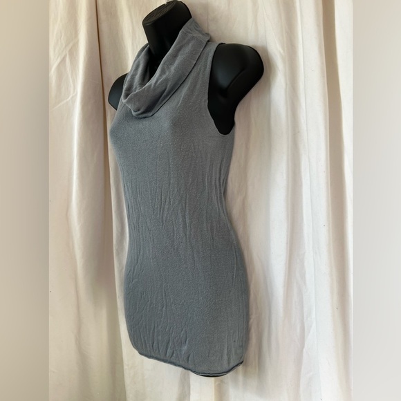 Mossimo Women's Sz M Sleeveless Scoop Mock Turtleneck Sweater, Lightweight - Picture 2 of 5